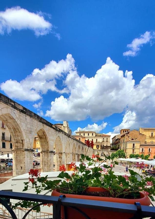 Casa Del Fiore Lägenhet Sulmona Exteriör bild